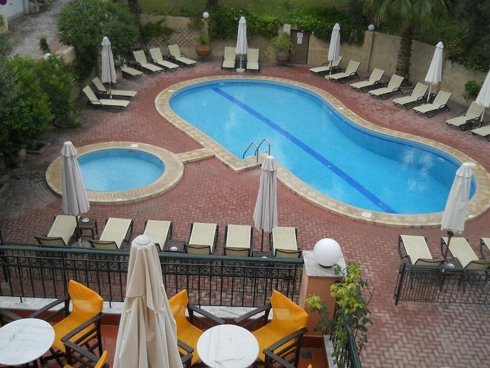 Aloni Hotel Пефкохори Екстериор снимка